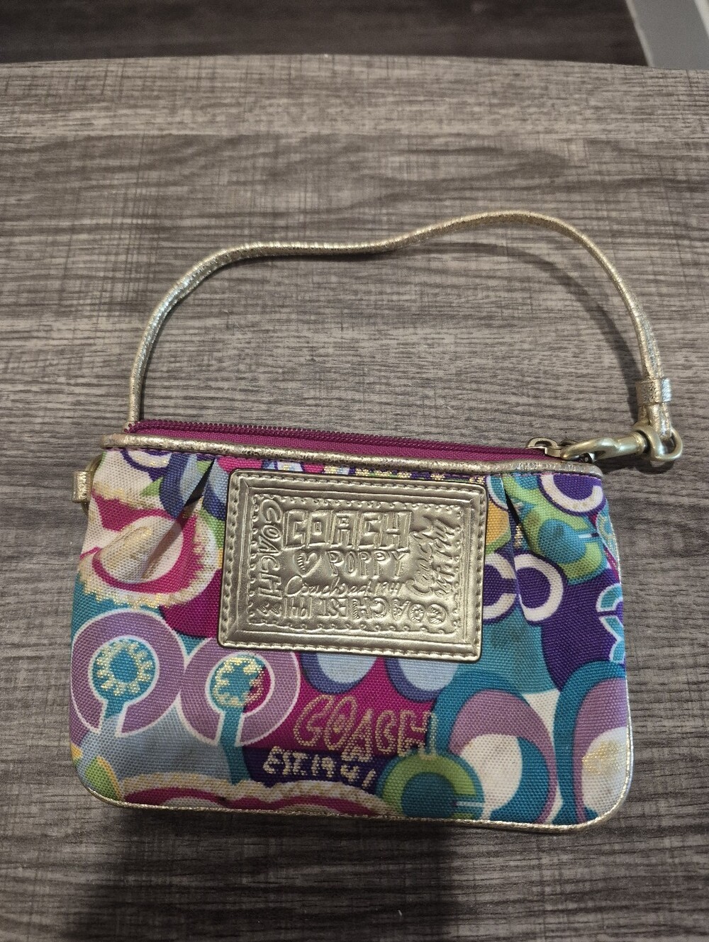 Coach Poppy Pop C Graffiti Multicolor Wristlet Gold Metallic Y2K